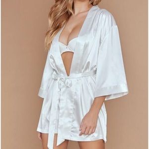Meshki satin robe